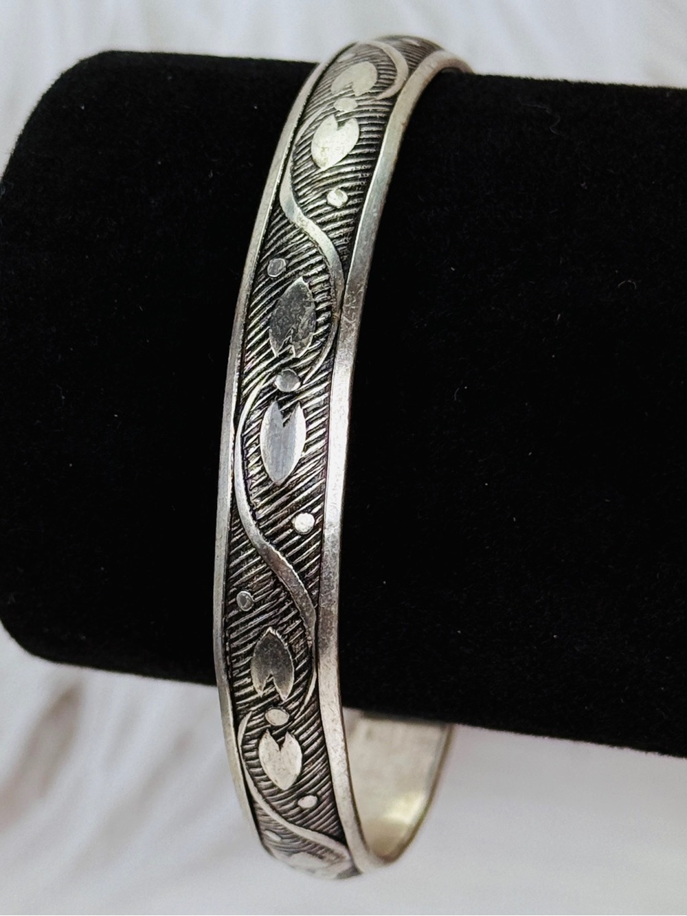 Vintage aged Silvertone Heart Engraved bangle bracelet
